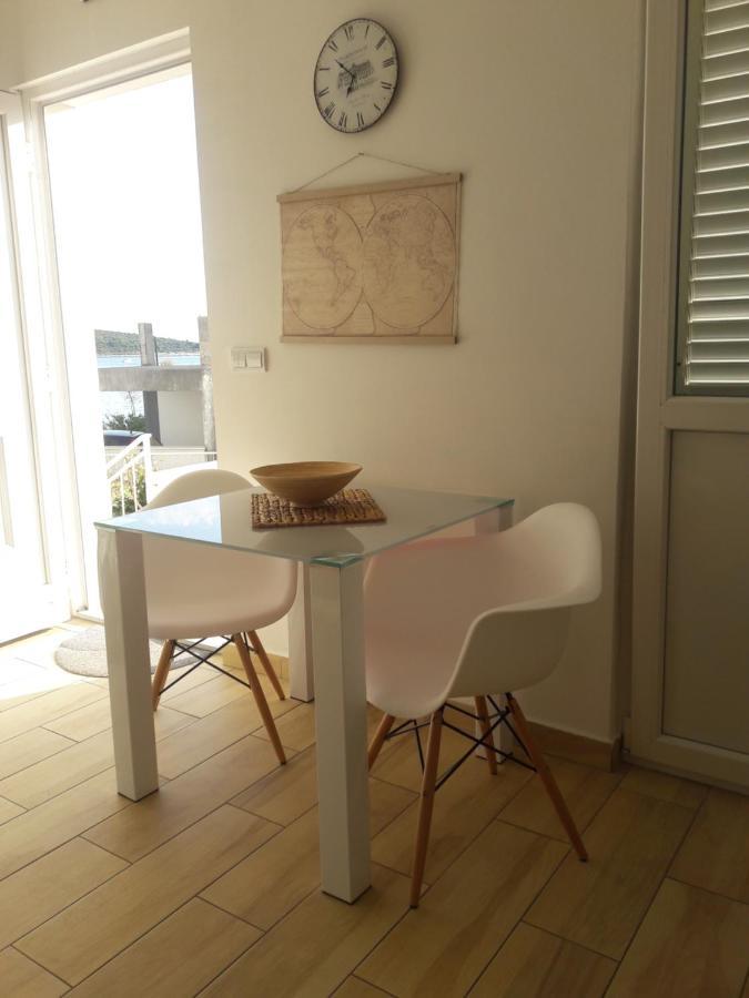 Apartment Tea Primosten Bagian luar foto