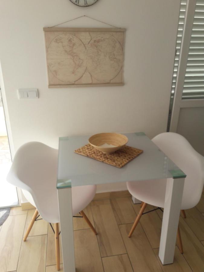 Apartment Tea Primosten Bagian luar foto
