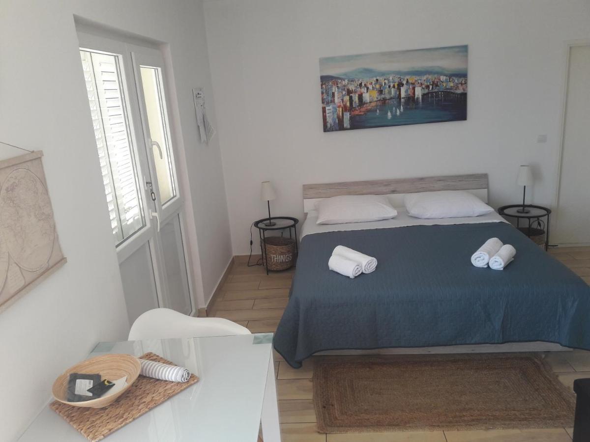 Apartment Tea Primosten Bagian luar foto