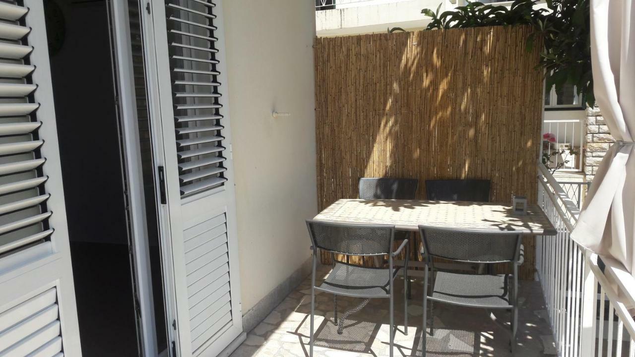 Apartment Tea Primosten Bagian luar foto