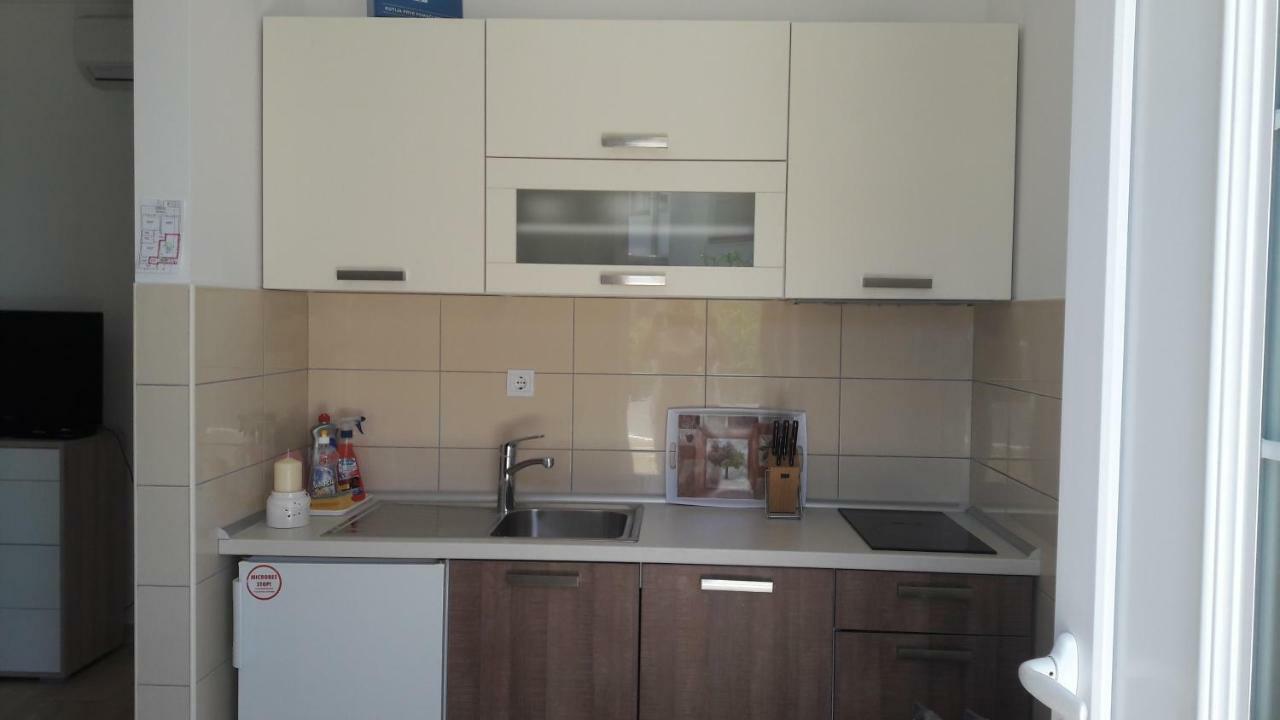 Apartment Tea Primosten Bagian luar foto