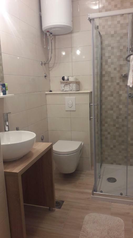 Apartment Tea Primosten Bagian luar foto